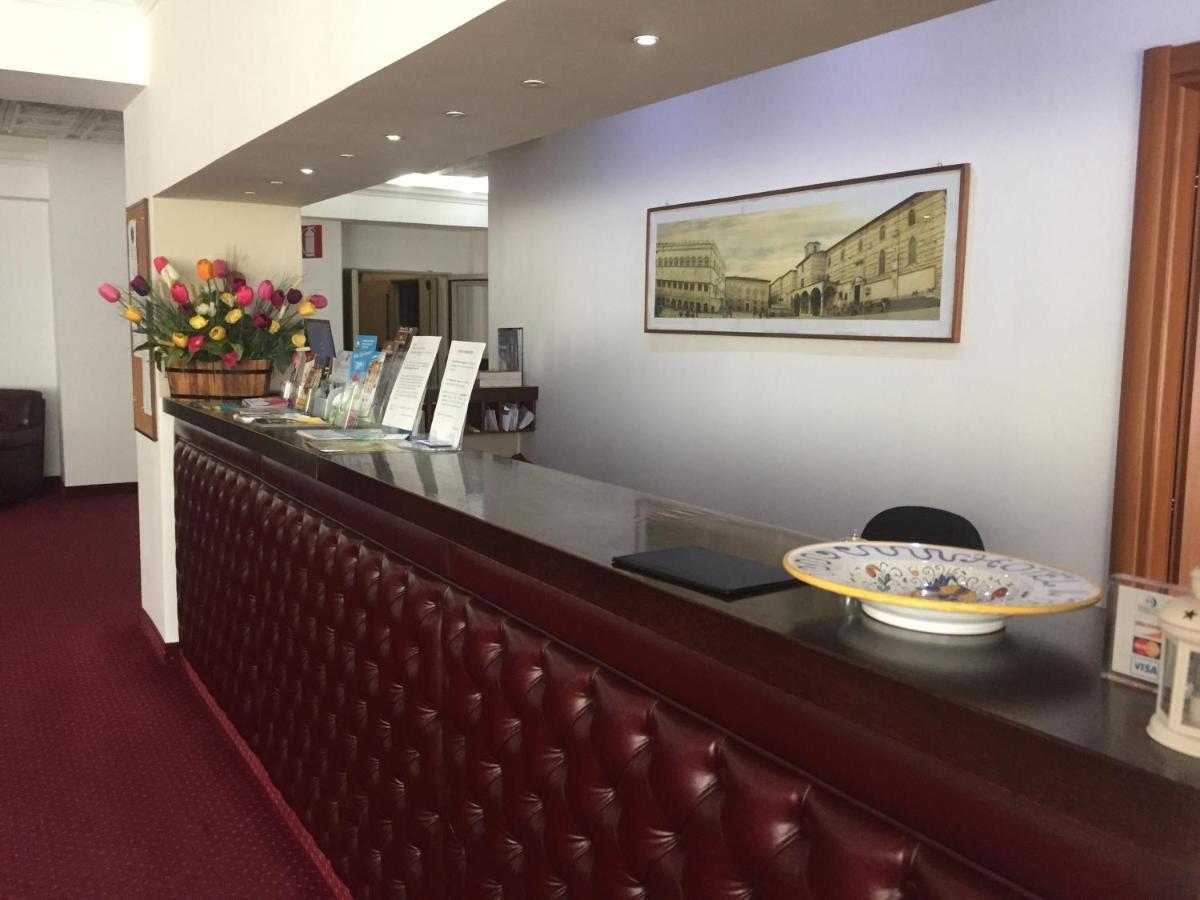 Hotel Il Perugino กอร์เชียโน ภายนอก รูปภาพ